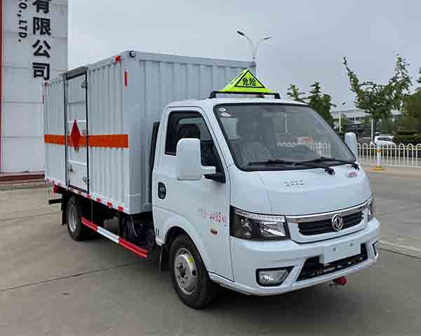 楚勝牌CSC5045XRQ6型易燃?xì)怏w廂式運輸車